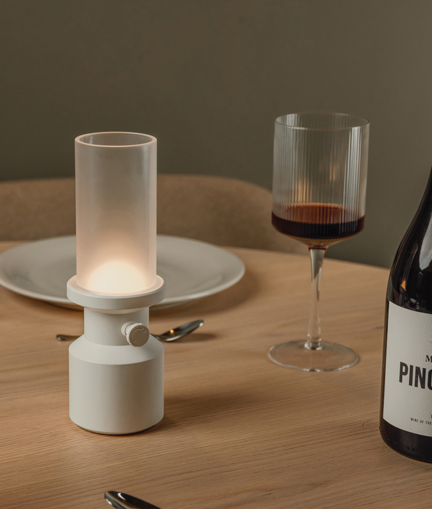 VINGA Niori RCS Tischlampe